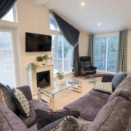 Luxury 2 Bedroom Lodge at White Cross Bay, Windermere