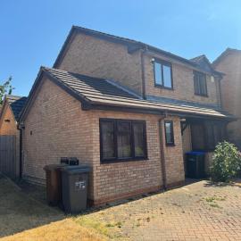 4 Bed Luxury House Northampton Silverstone F1 Parking, hotel in Hardingstone
