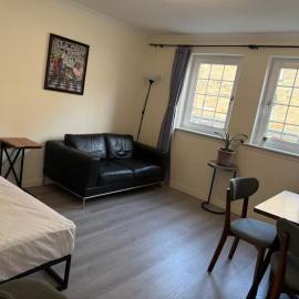 Relaxing Free parking space for one room