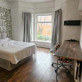 Room to rent room 3, hotel i Crewe