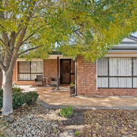 Adelaide North Luxury Villa - 4BR Family Retreat