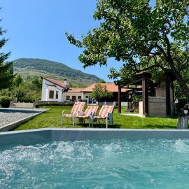 Casa Izvoarele