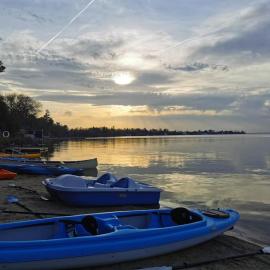 Lakefront Cottage Private Beach & & Kayaks, hotel sa Georgina