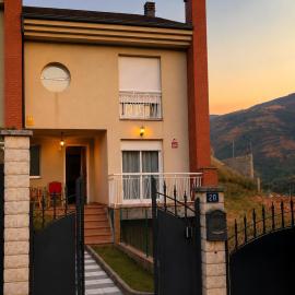 Casa con vistas a viñedos, hotel a Villamartín