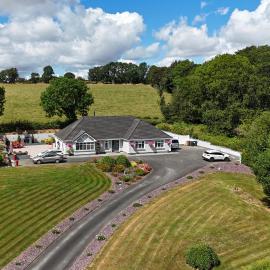 Grangebeg B&B Dunlavin W91FK50, hotel in Dún Luáin