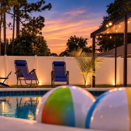 Entire home - Relaxing Coastal POOL Home 10 min to the Beach