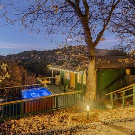 Enchanted Lookout Historic Julian Cabin and Spa, viešbutis mieste Džulianas