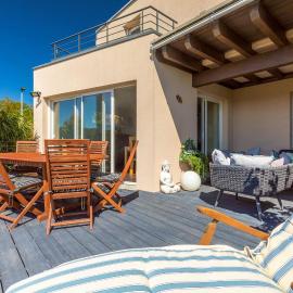 Balcon sur le lac, מלון בTalant
