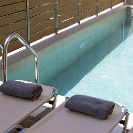 Tsihlomanolis, hotel u gradu 'Angouselianá'