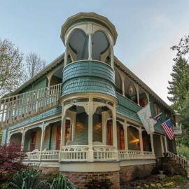 Engadine Inn and Cabins, hotel em Candler