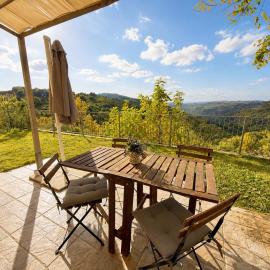 La Peonia casa vacanze in montagna prato verde panorama stupendo Sardegna, hotel em Seùlo