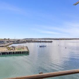 Spacious 3-Bed Waterfront Apartment