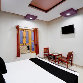 Hotel O Jhandi Palace, hotel u gradu 'Lakhīmpur'
