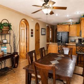 Lovely 2-Bedroom Pet Friendly Sea View Haven