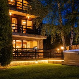 Iris Chalet, Hotel in Azuga