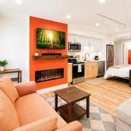 Modern Studio Near Logan with Private Entrance