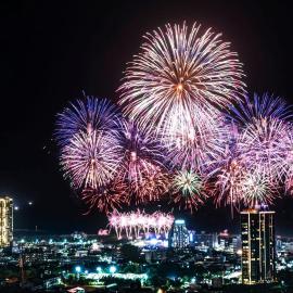 宜蘭頭城A Happy 享煙火節全景大陽台及24樓頂無邊際泳池 代辦騎馬 賞鯨 遊艇 私廚小吃等遊程