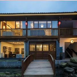 Baofeng Xianju, Wulingyuan District, Zhangjiajie City – hotel w mieście Hanqiyu