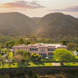 Ramgarh Lodge, Jaipur – IHCL SeleQtions, hotelli kohteessa Jaipur
