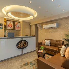Perfectstayz Premium Baba Palace - Free Parking