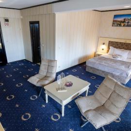 Hotel Ambasador Iasi，Valea Lupului的飯店