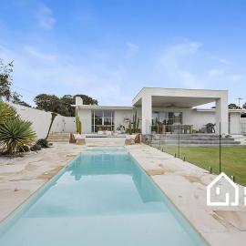 The White Oasis – Sorrento Family Haven