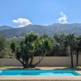 Nouvelle villa, piscine, vue montagne Oletta, hotel u gradu Oleta