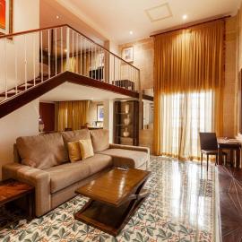 Central Sliema Palazzo Floor with Terrace and Hotel Facilities