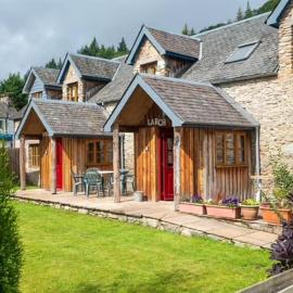 Larch Cottage, near Aberfeldy, Hotel in Weem