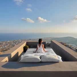 Santorini Sky, The Lodge, hotel en Pirgos