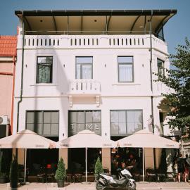 Golden Guesthouse, hotel Reszenben