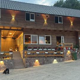 Drini Guesthouse, hotel en Tropojë