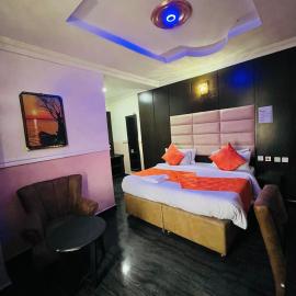 Stallice palace hotel, hotel di Awomama