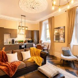 2BR with Free Parking Nr Edinburgh & Dalhousie Castle