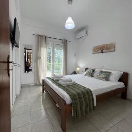 Ble Elia Moloyma Suite