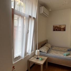 Via Slavija Hostel