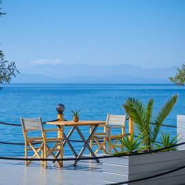 Seafront Karma Luxury - An Escape From Reality, hotel in Kato Gatzea
