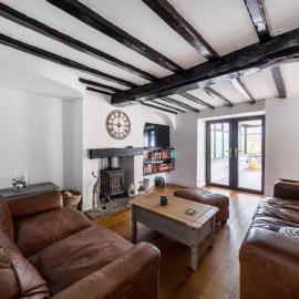 16th-Century Cottage with Separate Studio and Garden, Sleeps 12