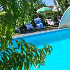 Near Brussels, 4 rooms, pool,garden,patio, hotelli kohteessa Tervuren
