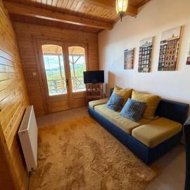 Virág Apartman, hotel in Felsőtárkány