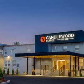 Candlewood Suites Pembroke by IHG, khách sạn ở Pembroke