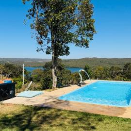 Rancho AYA Piscina AQUECIDA com vista para o Lago, hotel i Alexânia