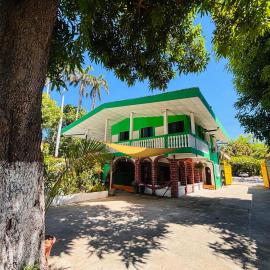 LA CASONA SV Hostal, hotel in La Libertad