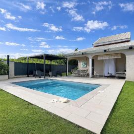 Private Villa, Castel, hotel in Lamentin