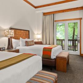 1322 Spruce Peak Mountain Side Guest Room 2- beds sleeps 4 Ski in Ski Out By Stowe Mountain Rentals, hotel in Stowe