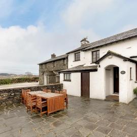5 Bed in Ambleside oc-lr239