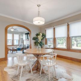 The Blue House -Historic-Updated-Walkable, hotel in Lafayette