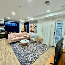 Modern Cozy APT 2-Bedrooms with Easy Parking