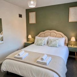 Modern Two-Bedroom Flat in Wollaton, Nottingham