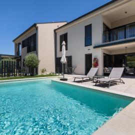 Andrea Deluxe Apartment with Pool